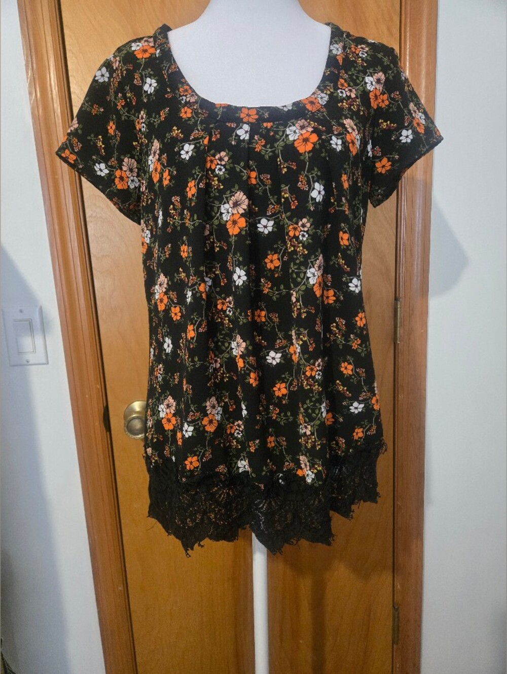 Janet Chung Women's Black Floral Top Size S